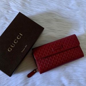 SOLD Authentic GUCCI Zippy Wallet